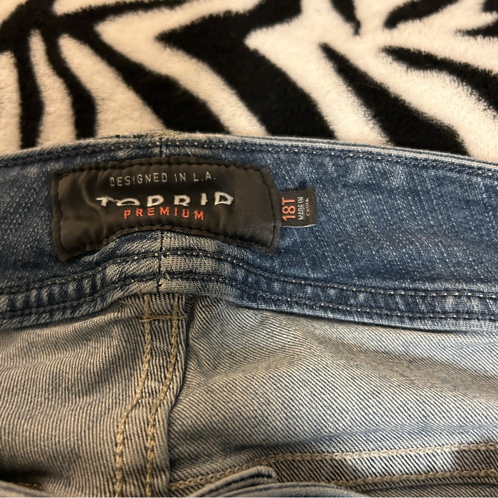 TORRID premium sz 18Tall stretch bootcut/flare jeans.